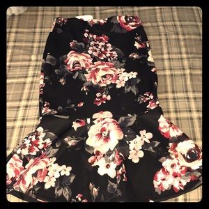 Fitted maxi floral skirt